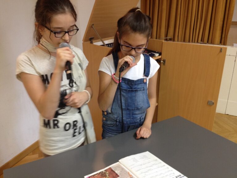 Einblicke in den musisch-kreativen Workshop: Bandarbeit