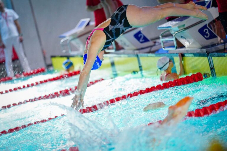 Elena Petrak ist Staatsmeisterin im Schwimmen