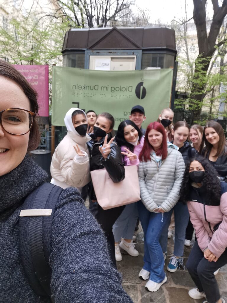 Besuch des „Dialog im Dunkeln“ (Wahlpflichtfach Biologie)