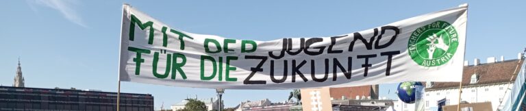 Die Erlgasse auf dem Weg zur „Earth-Strike“ – Kundgebung auf dem Karlsplatz