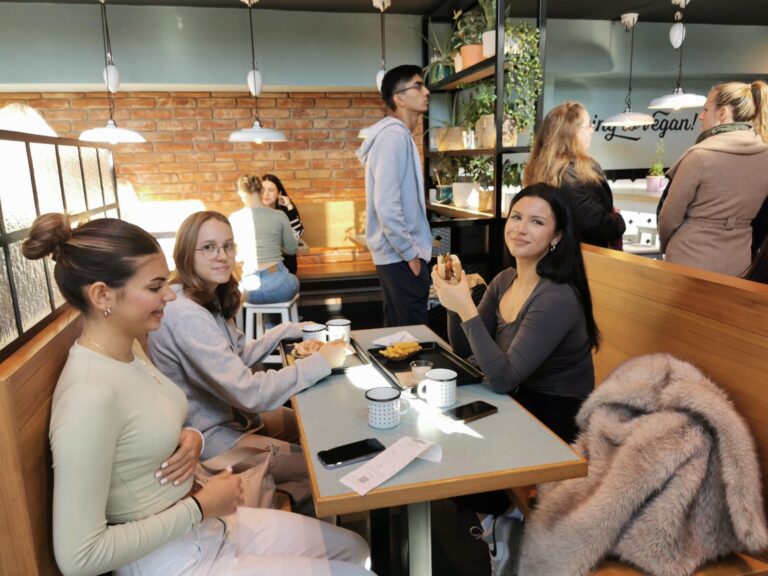 SDG-Tag der 8B: Smart Cities & Swing Kitchen