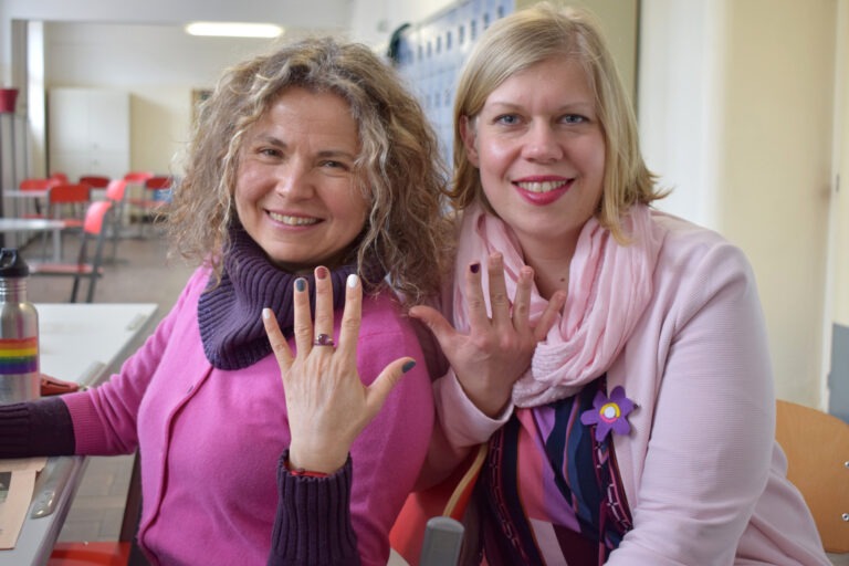 März: Nagellack-Spendenaktion für Frauenhäuser