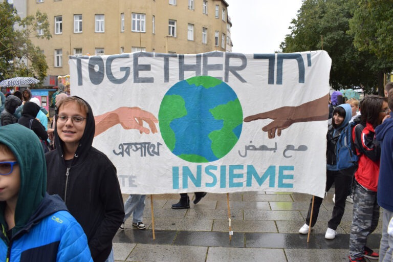 Klimabühne: Singing in the Rain