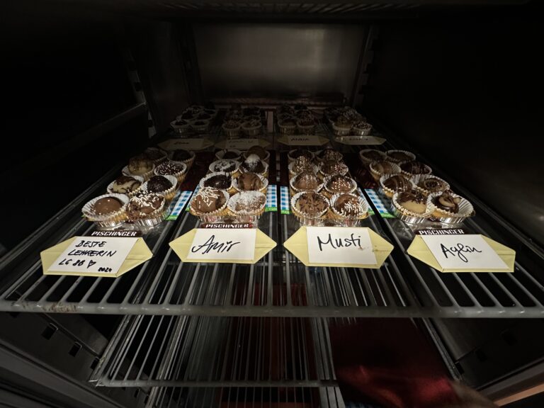 Das letzte Schuljahr der 8B beginnt süß