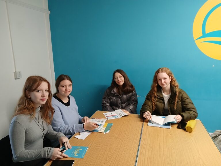 Die 6AB sind gerade auf Sprachreise. How it’s going so far…