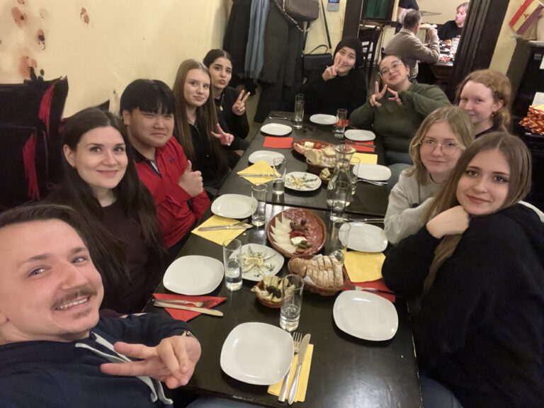 Spanisch lernen mit Genuss – Tapasessen in der 6. Klasse