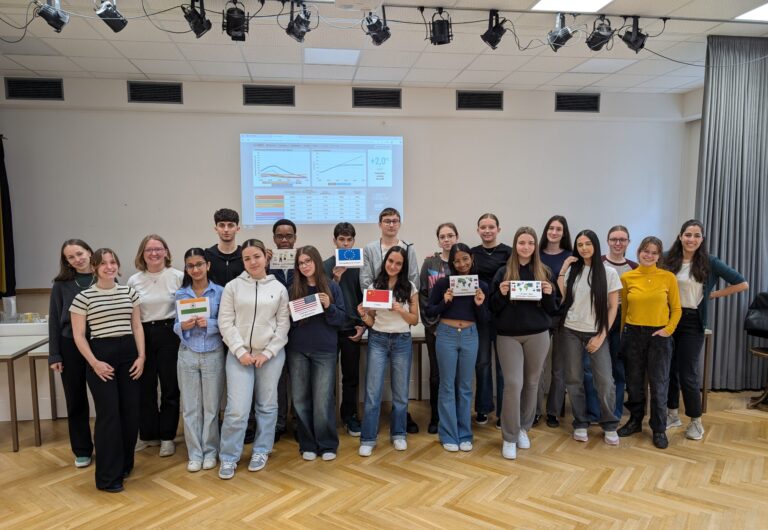 COP in my school – 5B hält Klimakonferenz im Festsaal ab