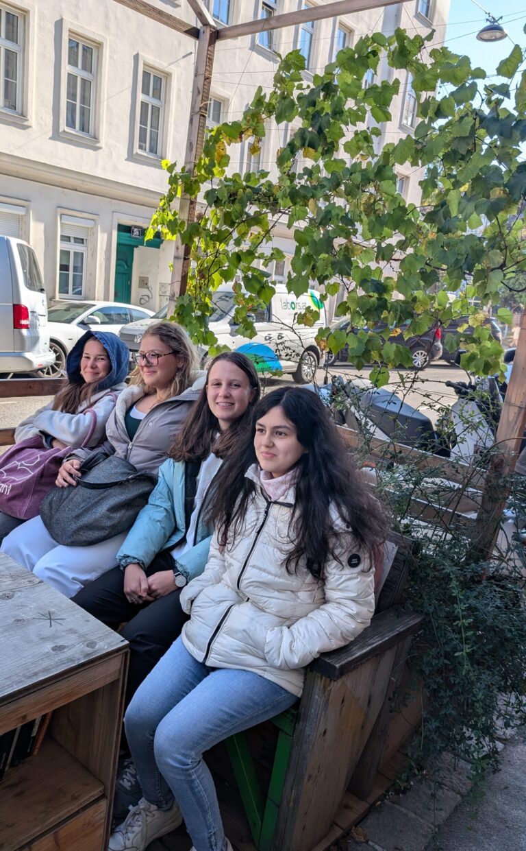 Von der Grätzloase zur Schwammstadt – Exkursion durch das (noch nicht ganz) klimafitte Wien