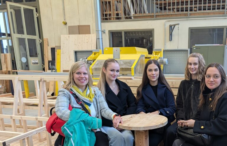 Wir besuchen unser OasERL am Bauhof des Camillo-Sitte-Bautechnikums!