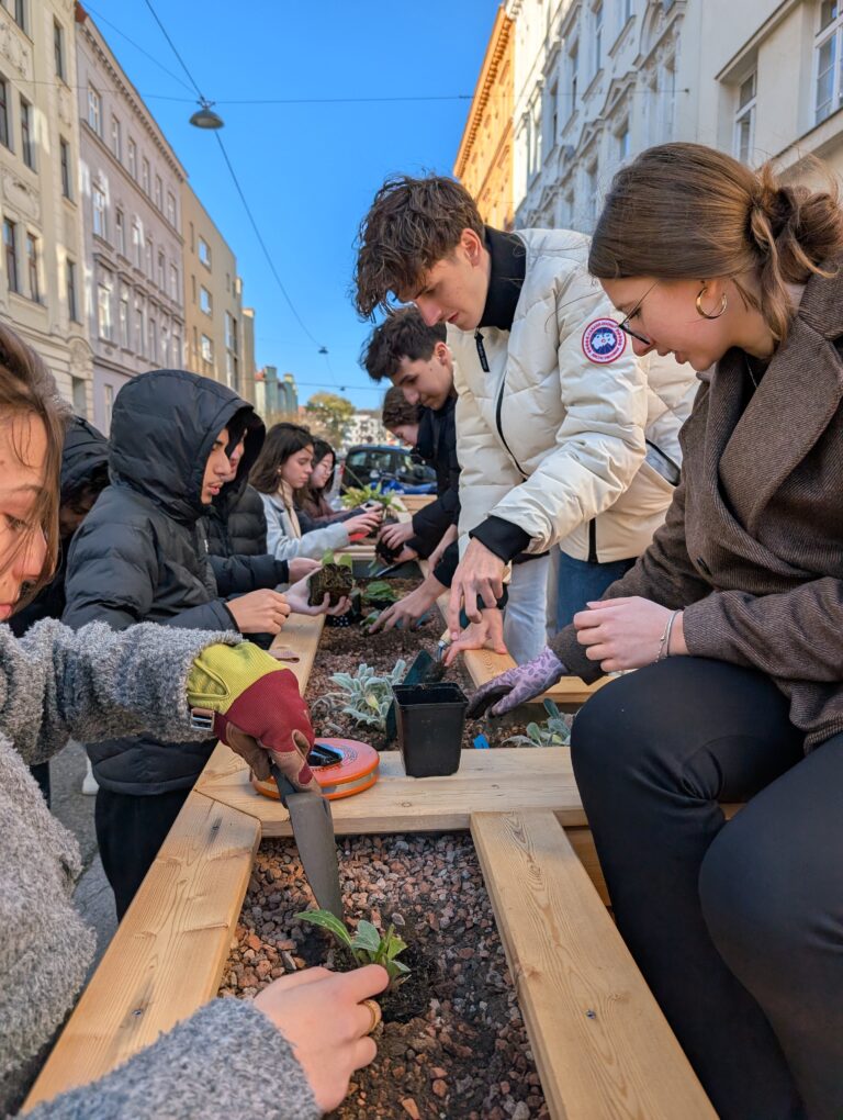 SchülerInnen des Wahlpflichtfachs Biologie setzt ein OasERL