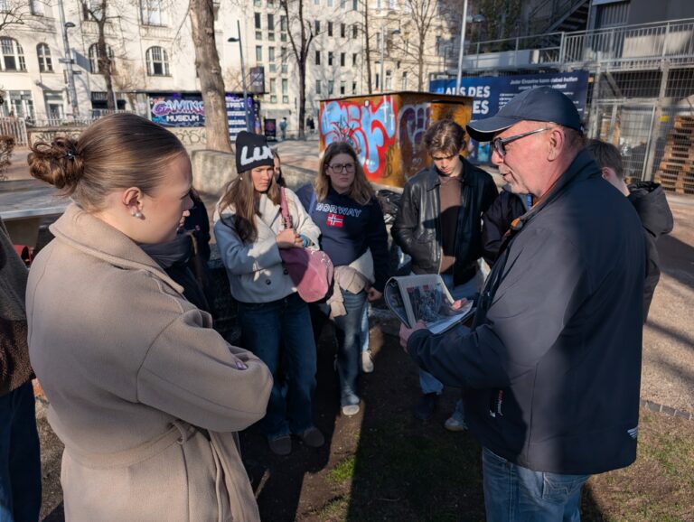Shades Tour zum Thema Sucht & Drogen im Wahlpflichtfach Biologie