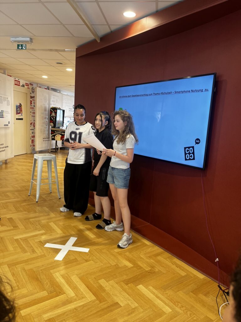 Besuch der 5A und 5B im COCO-LAB
